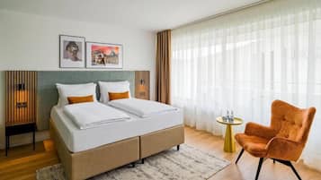 Business-Zimmer, 1 King-Bett, Balkon | Individuell dekoriert, individuell eingerichtet, Verdunkelungsvorhänge