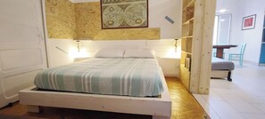 1 slaapkamer, een bureau, gratis wifi, beddengoed