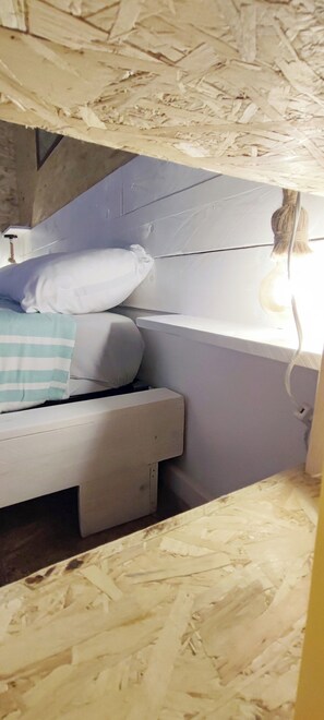 1 habitación, escritorio, wifi gratis y ropa de cama