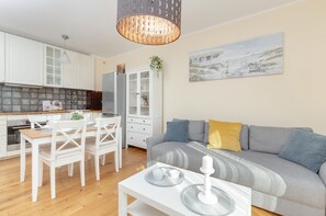 Apartment, 1 Bedroom, Kitchen, Garden View | 1 bedroom, individually decorated, individually furnished, desk - Apartment With Garden by Renters (Gdansk)