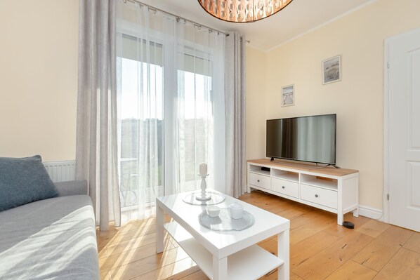 Apartment, 1 Bedroom, Kitchen, Garden View | 1 bedroom, individually decorated, individually furnished, desk - Apartment With Garden by Renters (Gdansk)