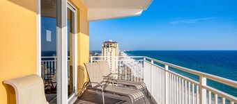 Beachfront 3BDR • Private Beach Access, Ocean Views, Gym | Sunscape by AvantStay