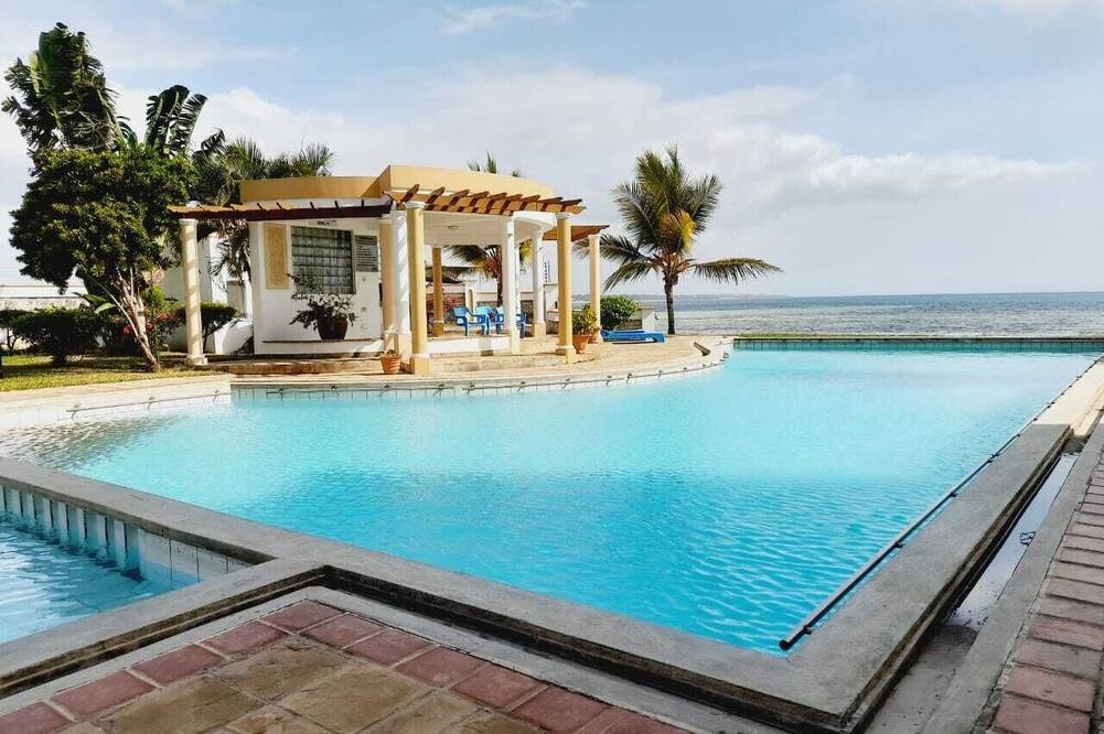 Lux Suites Dofils Almasi Apartments