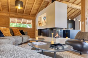 Televisor intel·ligent i llar de foc 