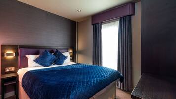 City Terrace Apartment - Two Bedroom Apartment | Desk, laptop workspace, soundproofing, iron/ironing board