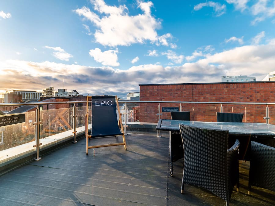 City Terrace Apartment - Two Bedroom Apartment | Terrace/patio