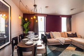 Apartment 34 - One-bedroom | Living area | 50-inch flat-screen TV with satellite channels - Tunnage Square Apartments by EPIC  (Liverpool)
