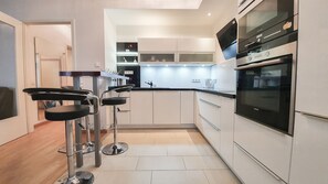 Private kitchen - Beautiful & fantastic apartment with garden between Potsdamer and Alexanderplatz (Berlin)