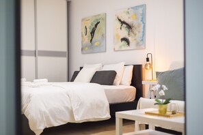 BĂŒgeleisen/BĂŒgelbrett, kostenloses WLAN, BettwĂ€sche