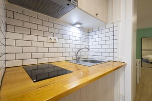 Fridge, microwave, coffee/tea maker, electric kettle