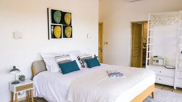 1 chambre, coffres-forts dans les chambres, fer et planche Ă repasser