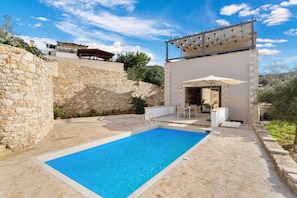 Outdoor pool - Brand new Villa Volakas BY APOKORONAS VILLAS (Gavalochori)