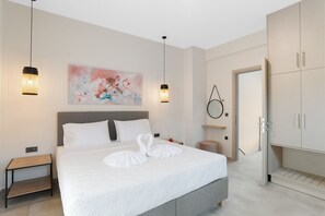 3 quartos, ferros/tábuas de passar roupa, berço de viagem