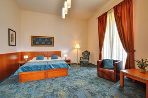 Deluxe Double or Twin Room | Free WiFi, bed sheets