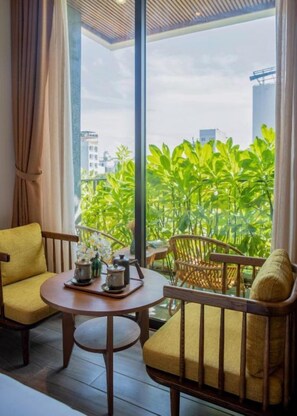 Premier Studio, City View | Living area - Bonny Boutique Hotel Da Nang (Da Nang)