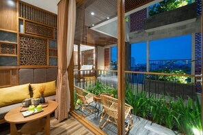 Studio supérieur, vue sur la piscine | Vue du balcon