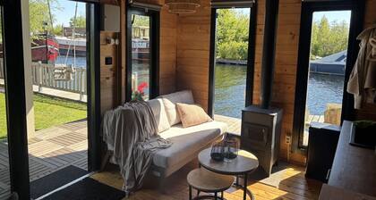 NEW - Private Cabin - on a lake near Amsterdam