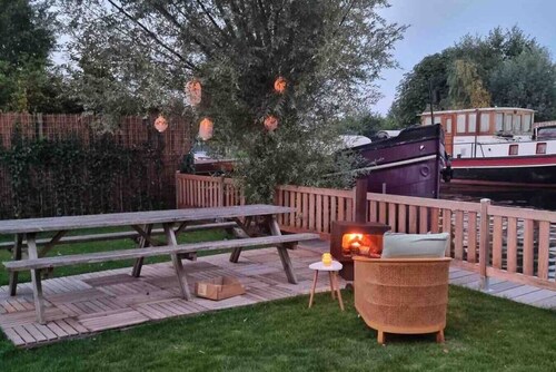 NEW - Private Cabin - on a lake near Amsterdam