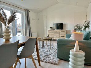 TV, fireplace - NEW - Surf Shack - on a lake near Amsterdam! (Vinkeveen)