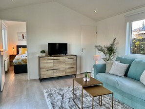 TV - NEW - Surf Shack - on a lake near Amsterdam! (Vinkeveen)