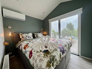 3 chambres, bureau, Wi-Fi, draps fournis