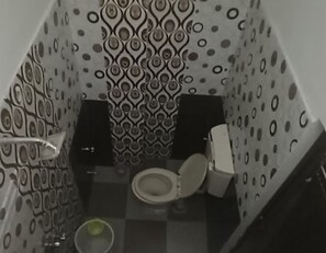 Shower, rainfall showerhead, towels, soap