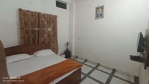 Habitación triple Deluxe | Decoración individual, escritorio, espacio para trabajar con un portátil