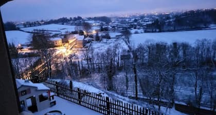 Maison en Pierre Avec Jacuzzi été et Hiver