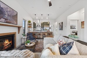 TV, fireplace