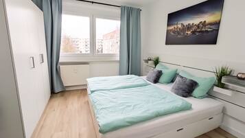 3 bedrooms, iron/ironing board, WiFi, bed sheets