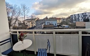 Outdoor dining - Gorgeous 4room apartment in downtown of Oranienburg (Oranienburg)