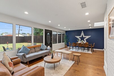 Dallas Retreat: Modern Amenities