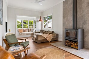 Smart TV, chimenea
