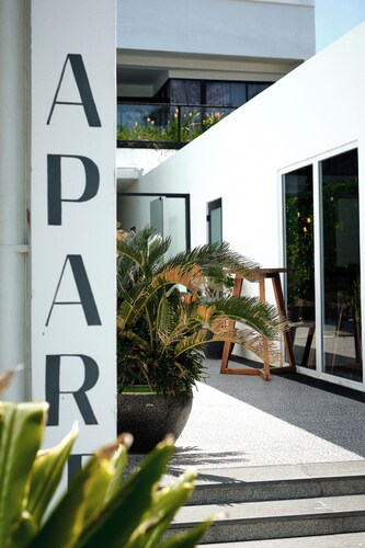 White Apart Hotel
