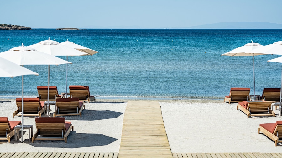 91 Athens Riviera, The Resort