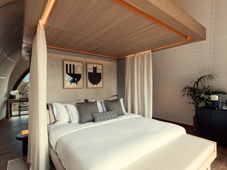 91 Athens Riviera, The Resort - Image 7
