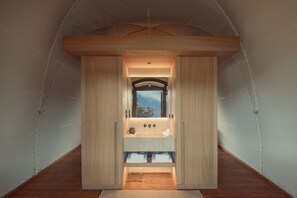 Shower, hydromassage showerhead, free toiletries, hair dryer - 91 Athens Riviera, The Resort (Vari-Voula-Vouliagmeni)