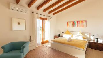 4 slaapkamers, een strijkplank/strijkijzer, gratis wifi, beddengoed