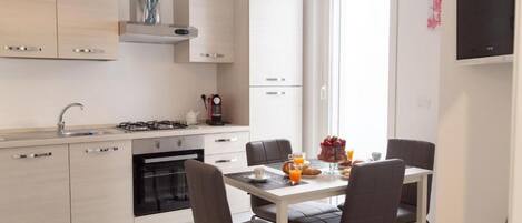 Fridge, oven, stovetop, highchair