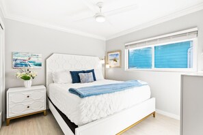 1 Schlafzimmer, Zimmersafe, Schreibtisch, Bügeleisen/Bügelbrett