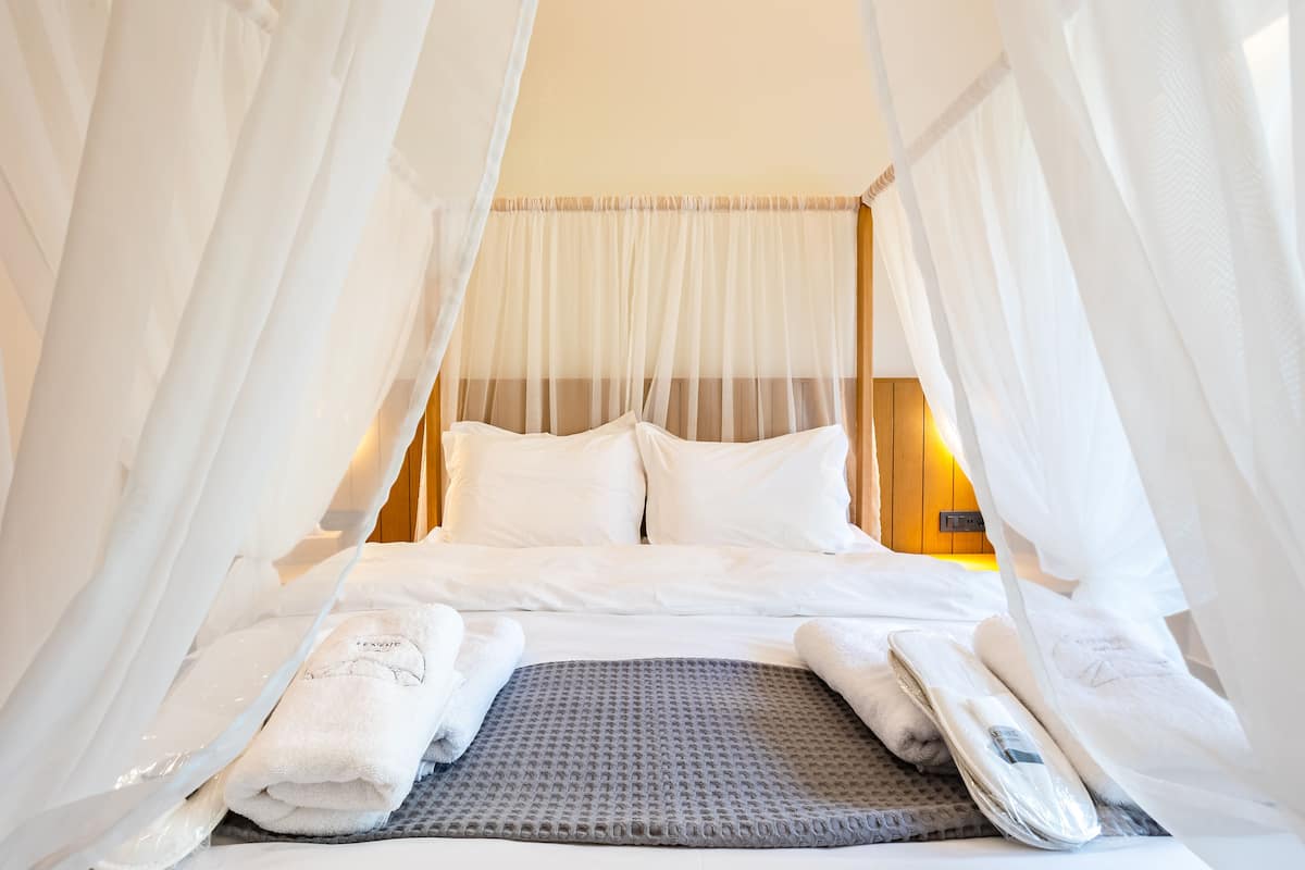 Quarto casal ou duplo superior, sacada, vista para a montanha | 1 quarto, cofres nos quartos, escrivaninha, quartos à prova de som