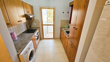 Fridge, oven, stovetop, toaster