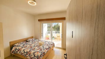 Standard Double Room | Desk, iron/ironing board, free WiFi, bed sheets