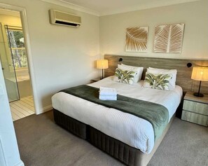 2 bedrooms, iron/ironing board, WiFi (free), bed sheets