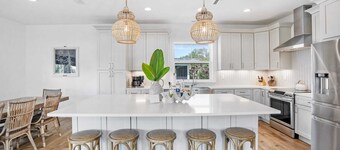 Your Summer Haven, Pool, Games, Near Beach!