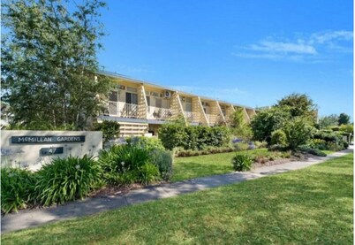 Griffith Studio Canberra - free parking