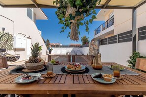 Outdoor dining - Grande Terra in Kiotari (Gennadi,Rhodes)