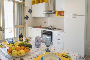Standard House, Multiple Bedrooms (Villetta Meraviglia With Garden Sea) | Private kitchen | Fridge, oven, stovetop, coffee/tea maker - Villetta Meraviglia With Garden Sea View (Melendugno)