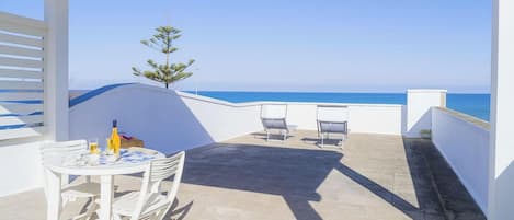 Standard-Haus, Mehrere Schlafzimmer (Villetta Meraviglia With Garden Sea) | Speisen im Freien