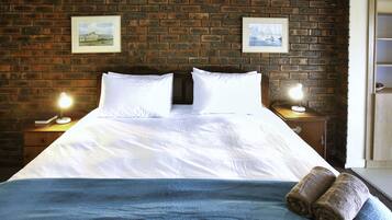 Comfort House | 4 bedrooms, iron/ironing board, free WiFi, bed sheets